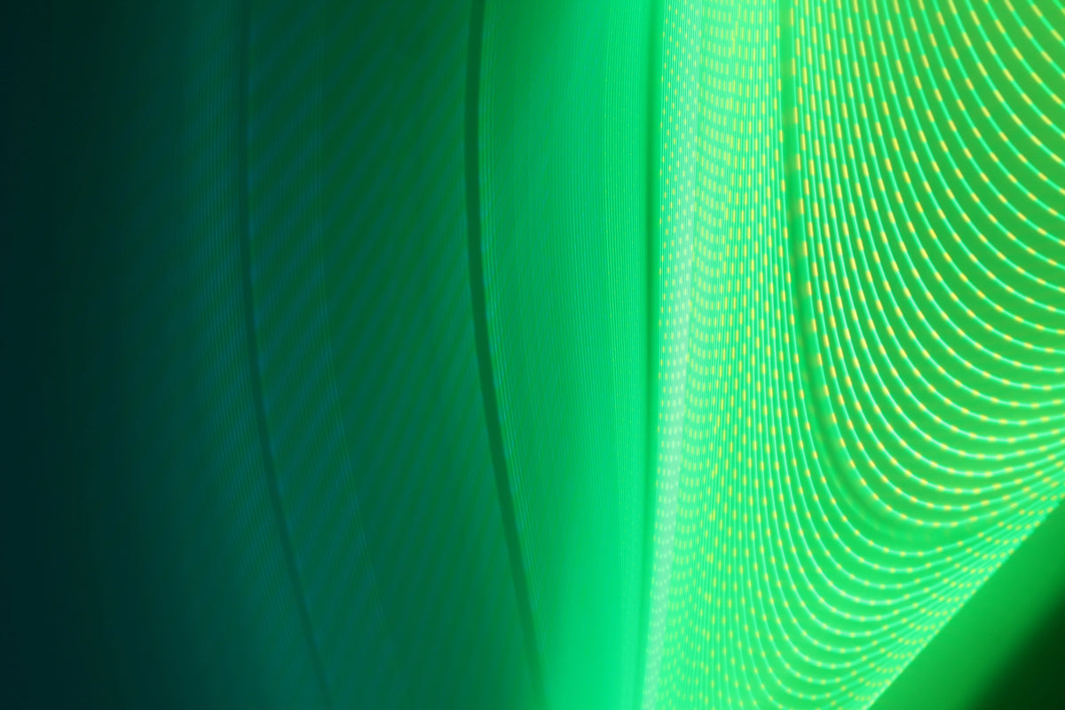 Green LED light therapy mask for redness and rosacea – Lumière